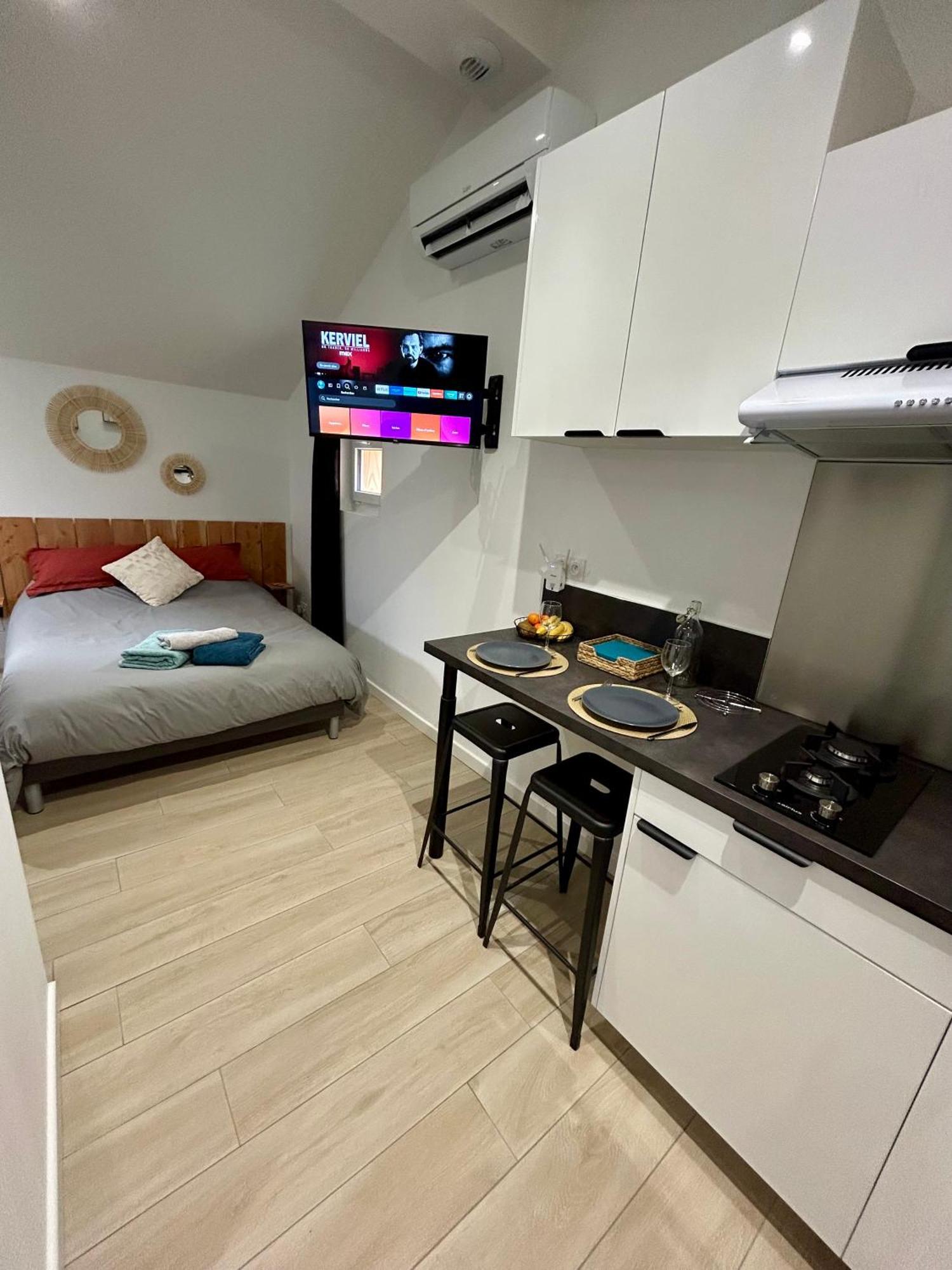 Tiny House De Charme Toute Equipee Le Pian-Médoc Exterior photo